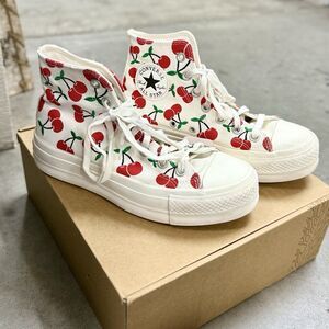 Size 7 - Converse Chuck Taylor All Star Lift Platform High Cherries W